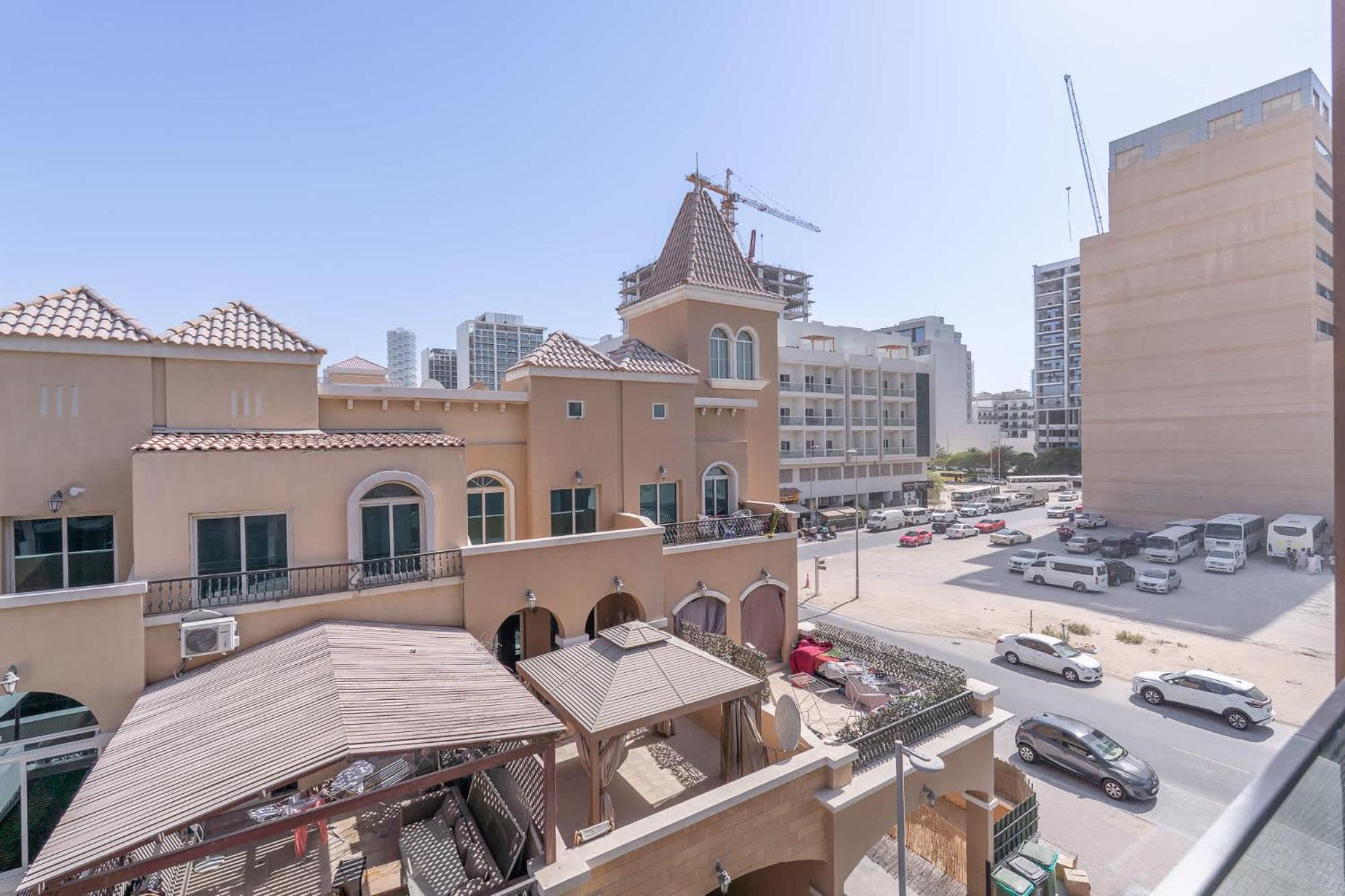 Apartment Stylish Jvc Sleeps 2 With Pool & Gym Access Dubai
